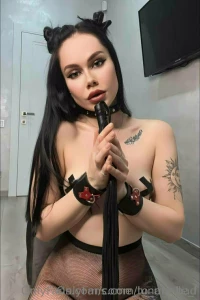 Hot student lunabelle_f looking for sugar daddy you want to whip her