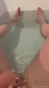 Who s going to come play with me on valentines day