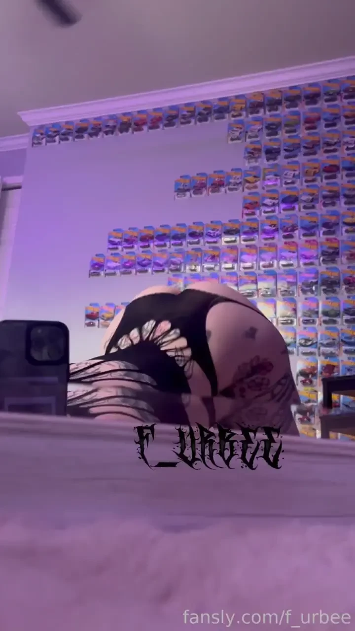 Guess who woke up horny again 