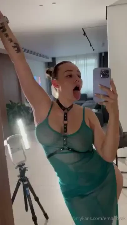 Do u like my dress 