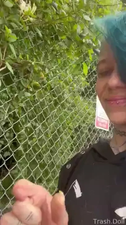 I just noticed we have honey suckle at my shop fyp foryou nature suck 