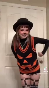 U like thick cute clowns happy late halloween heheheh