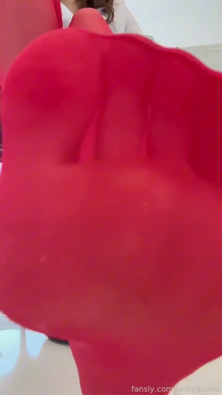 Ready to show you something hot i need you to serve me and clean my 