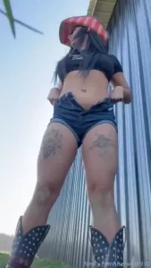 Warning pee content