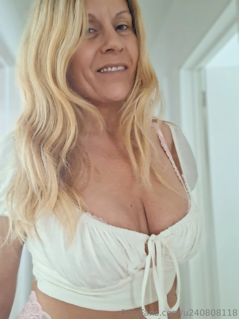 Sexy kitty with sexy titties topless photos or check out my vip part 2 