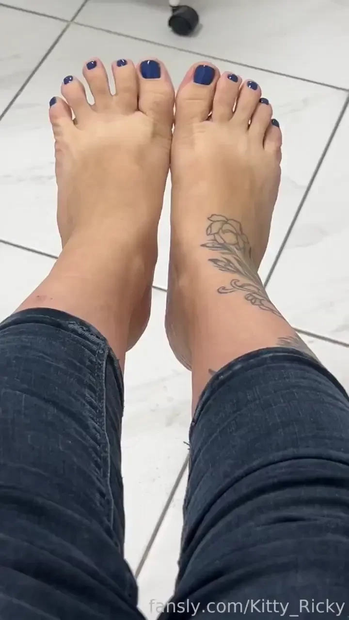 I know someone really wanted to see my toenails blue you have 3 weeks 