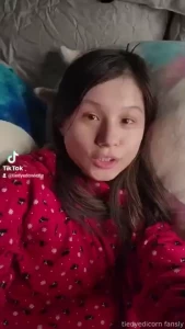 Figured i d get into bed for some more festive-looking tiktoks lmfao