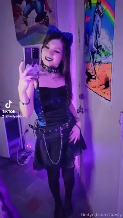 Spent 2 hrs gathering the audios for these selfies tiktoks the 2nd to 