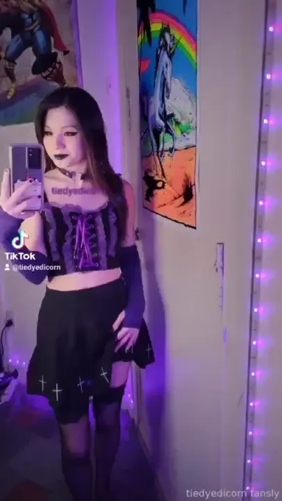 Spent 2 hrs gathering the audios for these selfies tiktoks the 2nd to part 1 