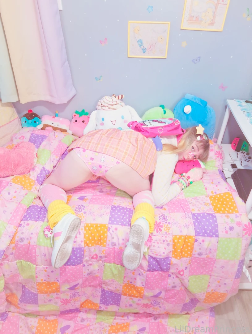 Lil sister energy pt 2 been getting alot of art commissions done part 13 