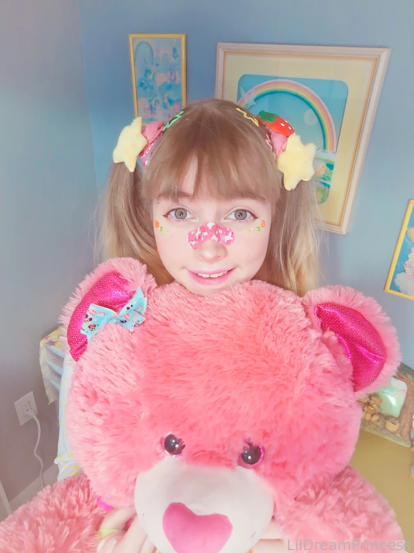 Lil sister energy pt 2 been getting alot of art commissions done part 15 