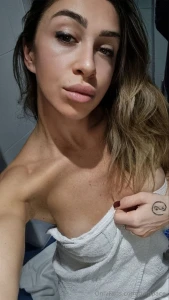 Esci dalla doccia e mi trovi cos pronta