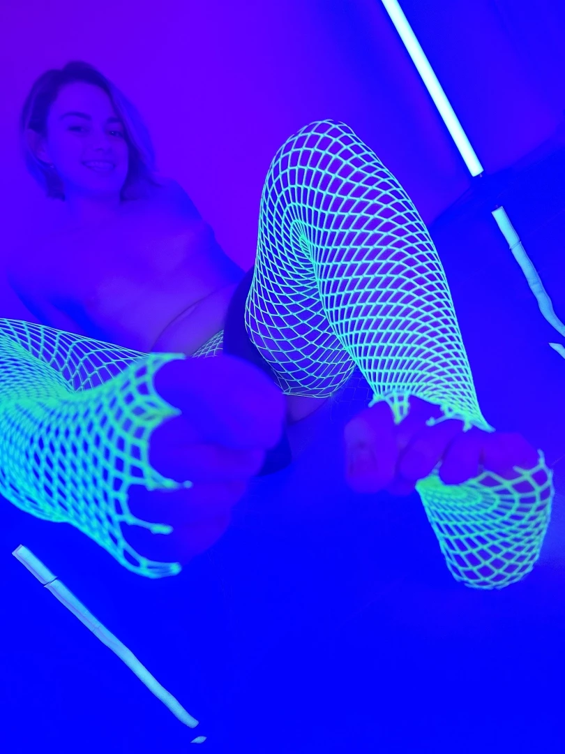 Gave this big long slink a footjob amp bj feet toys footjob fishnets part 11 