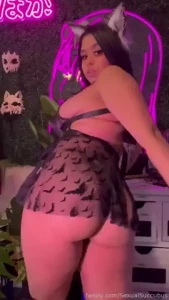 Do you like when i hit it fast or slow