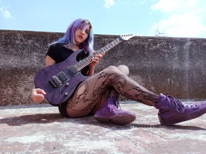 Una foto con mi guitarra que nunca vio la luz