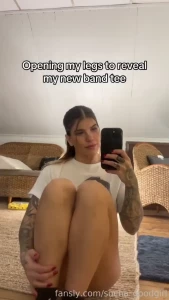 Like if you like rocker chicks brunette greeneyes reveal altgirl