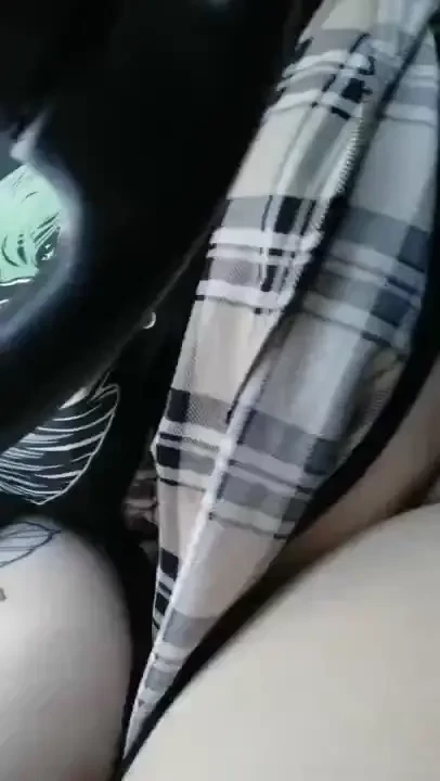 Take a quick peek at my pussy while i drive i promise i was being 