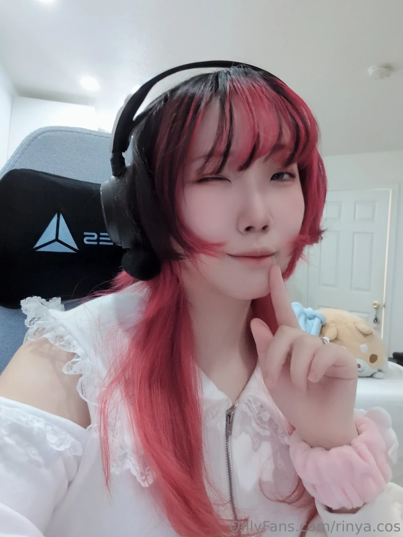 E-girl vibe what games do y all like 9 extra selfies posted in my part 1 