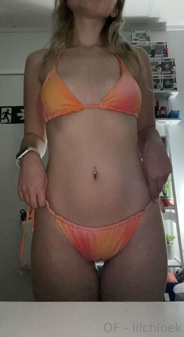 lilchloelovee - What do you think of this bikini do you think it s cute hehe 