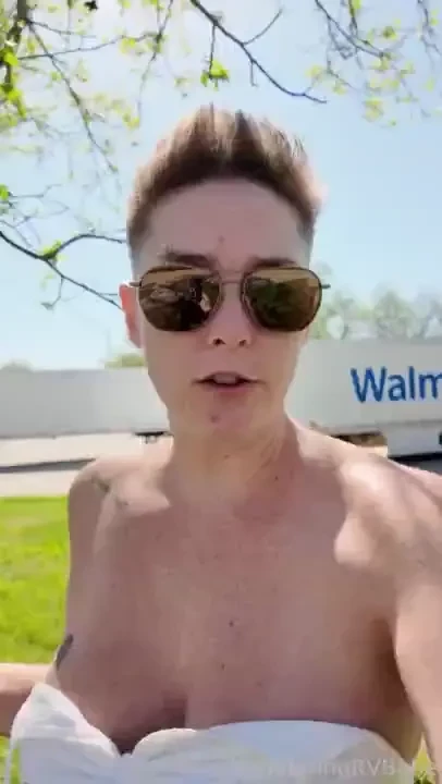 Truckers and rvers seem to be in a life long feud but they seem to 