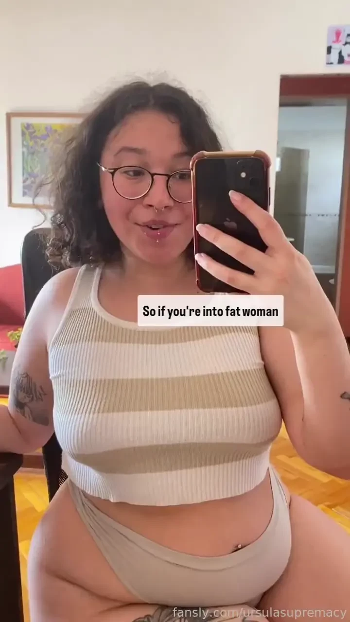 I m all sweaty in these vids it s too hot but i smell gud chubby thick 