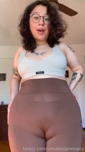 A kiss with both lips chubby bbw pussy hairypussy hairy thick thicc