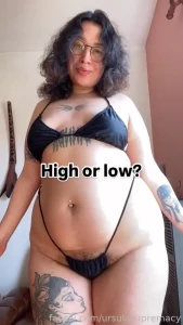 Chubby thick curvy bbw hairypussy hairy pussy ass booty bigass fyp