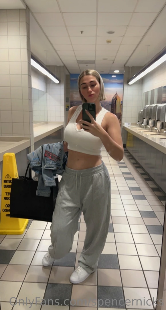 What is it about me and taking pictures in the bathroom mirror 