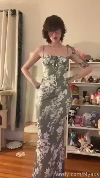 My body looks insane in this dress omg my vip subscription is 25 off 