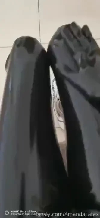 Playing with my fleshlight while wearing fila disruptor and latex 