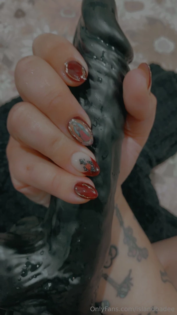 islandbadee - I need to show off my new nails wrapped around a real cock 