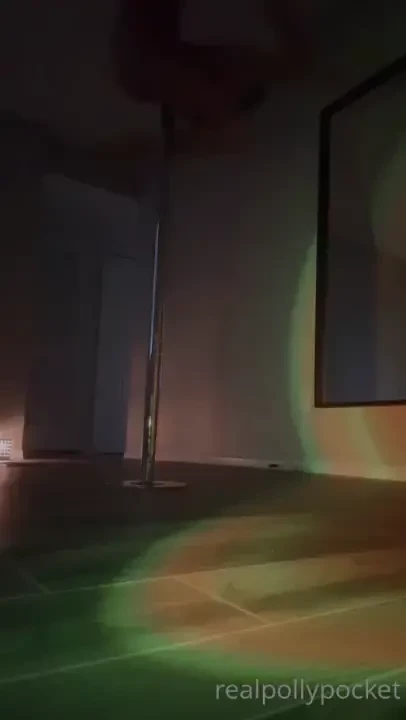 Do you like dancers raise your hand if you want me to post more videos 