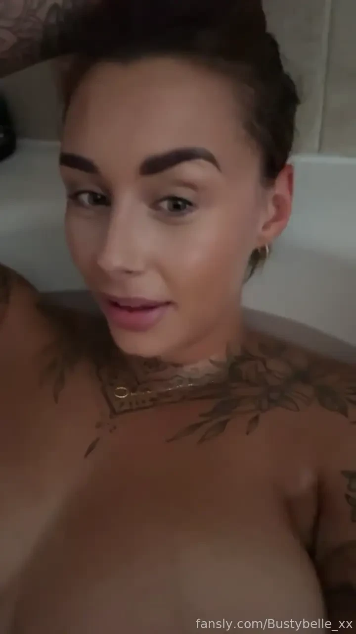 Who s joining me in the bath sexy slut wetpussy wet milf dirty naughty 