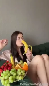 Do you think i can handle you omg baby i m running a free sub today