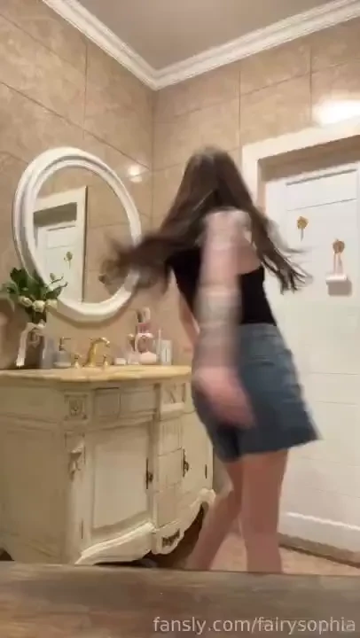 Do i make your cock throb just by looking at my pictures petite 