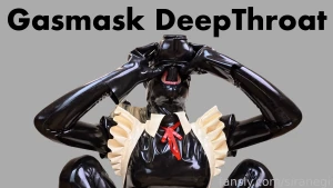 Deepthroat-loving latex maid puts up with it by sucking on a dildo