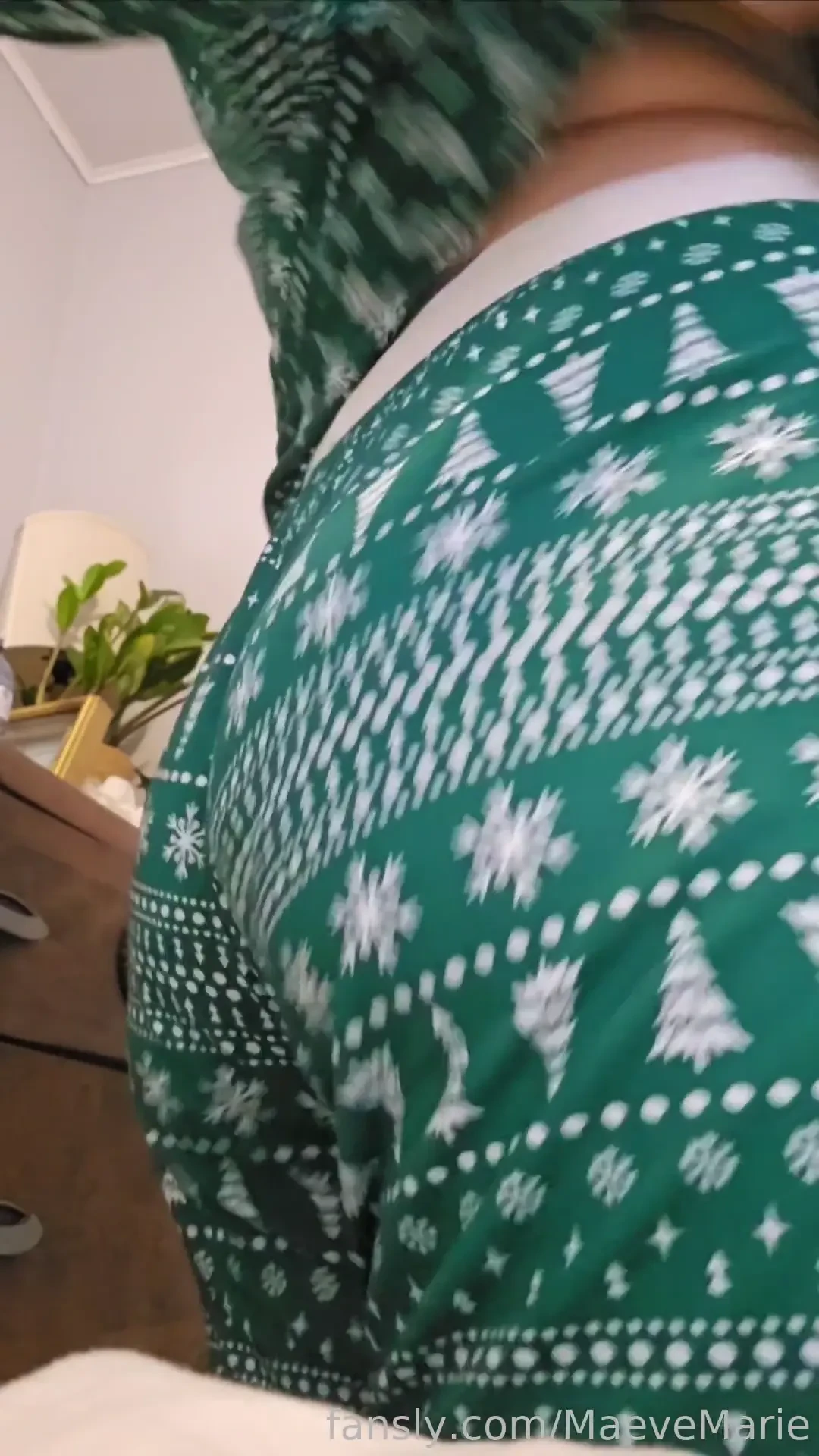 Your favorite canadian milf ass booty shake wiggle bounce bigass pawg 