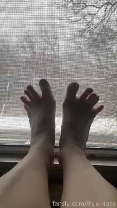 Do you like the silhouette of my feet against the snow i m really 