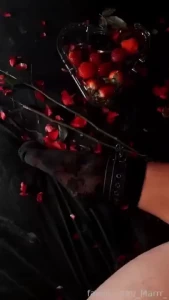 Romance amp sexiness how can i turn me on with all these roses and