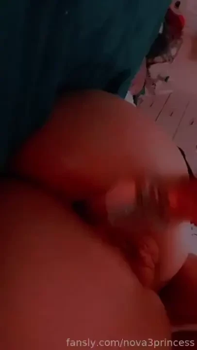 Heyy i love using this cute glass wand especially when im fucking my 