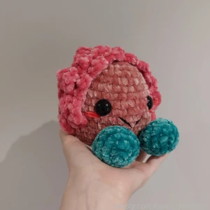 I made a lil flower guy - he s not the best and the petels are def not