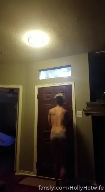 I gave the pizza guy a little show delivery drivers need a little 