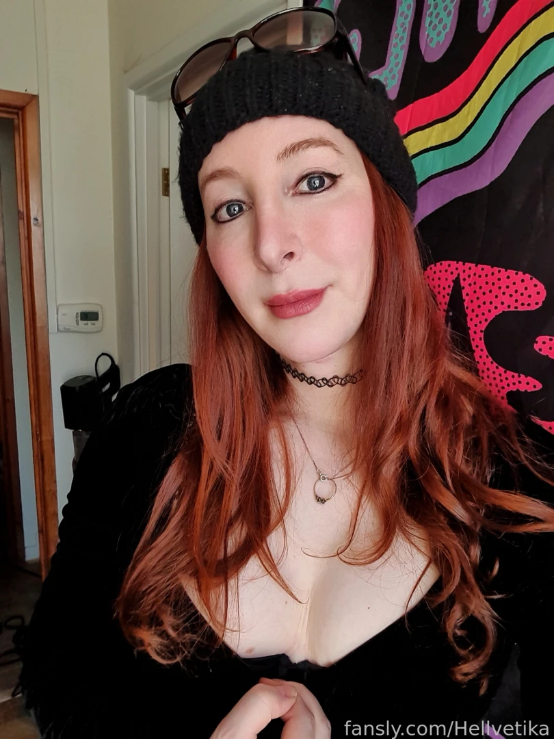 A few classy shots and a few slightly less classy just a bonus glam part 9 