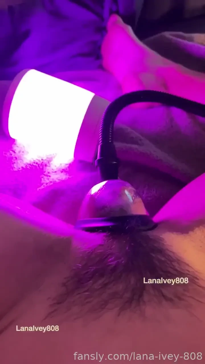 Can i show you my fat pumped pussy lips and spread them apart while i 