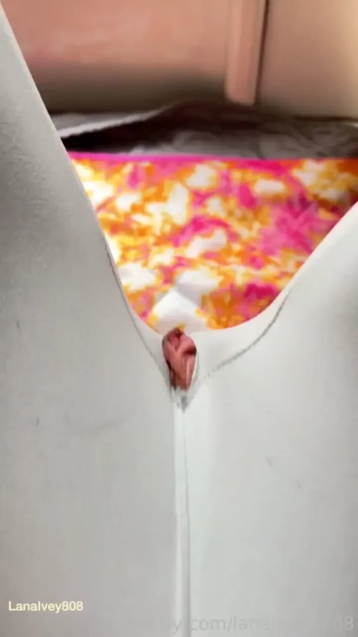 Oh no i have a hole in my pants whatever should i do pussylips pov 