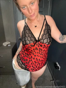 Feeling wild in red fyp amputee british uk disabled chunky chubby
