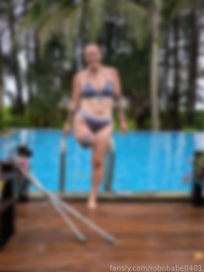 Slow mo bum jiggle and dive into the pool fyp amputee disabled chubby 