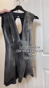 I love wearing my latex dress with no panties underneath just a meaty