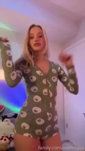 I am not a dancer clearly but i spent an hour trying to learn this so