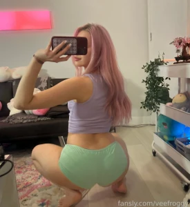 Happy luvvv dayyyy enjoy this biggggg bundle full of booty and feet of part 8